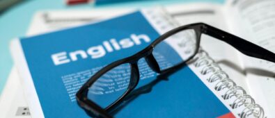 Tłumacz przysięgły języka angielskiego – gdzie znaleźć dobrego specjalistę?
