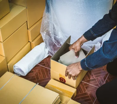 Skuteczne konfekcjonowanie przesyłek – klucz do sukcesu w e-commerce