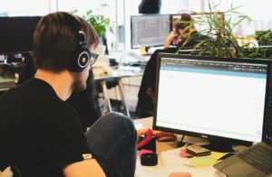 Jak wybrać najlepszy program antywirusowy w 2024 roku? Porównanie popularnych rozwiązań