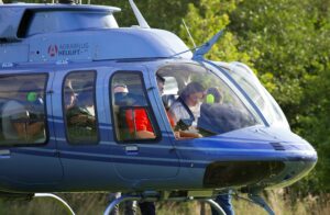 Czarter helikoptera – luksus i efektywność w podróży służbowej