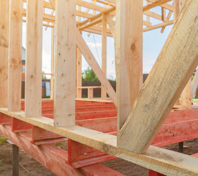 Konstrukcje drewniane i domy z drewna – naturalne piękno i solidna forma