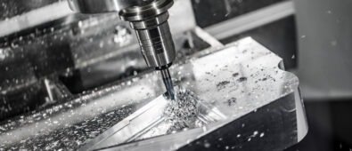 Jak bezpiecznie zbierać i utylizować chłodziwa oraz oleje? Poradnik dla branży CNC